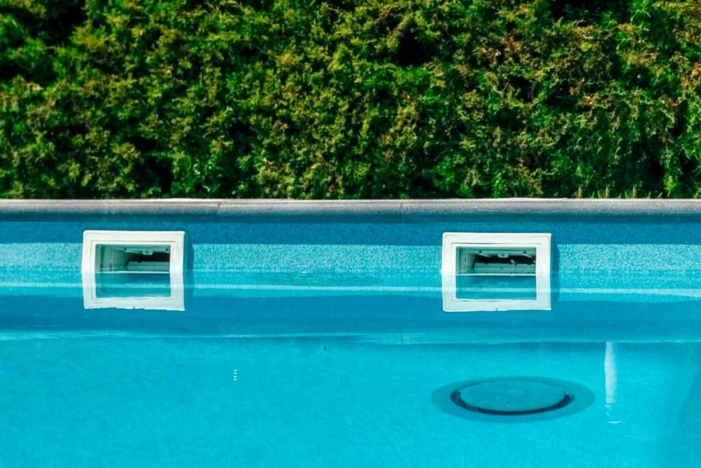 Reparación de piscinas sin obra y sin vaciar el vaso. Localizamos y reparamos fugas de forma profesional en Andalucía y Badajoz.
